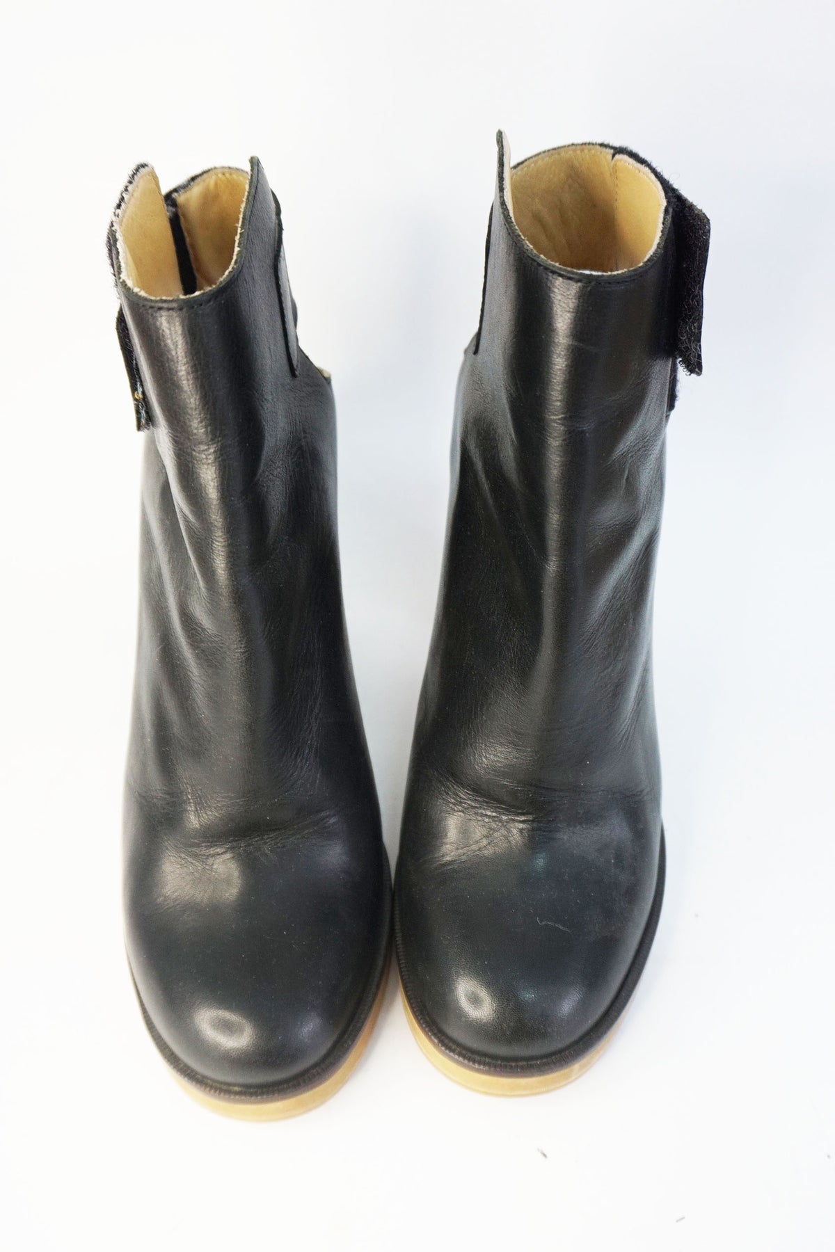 Maison Margiela -  Botin negro con tacon madera