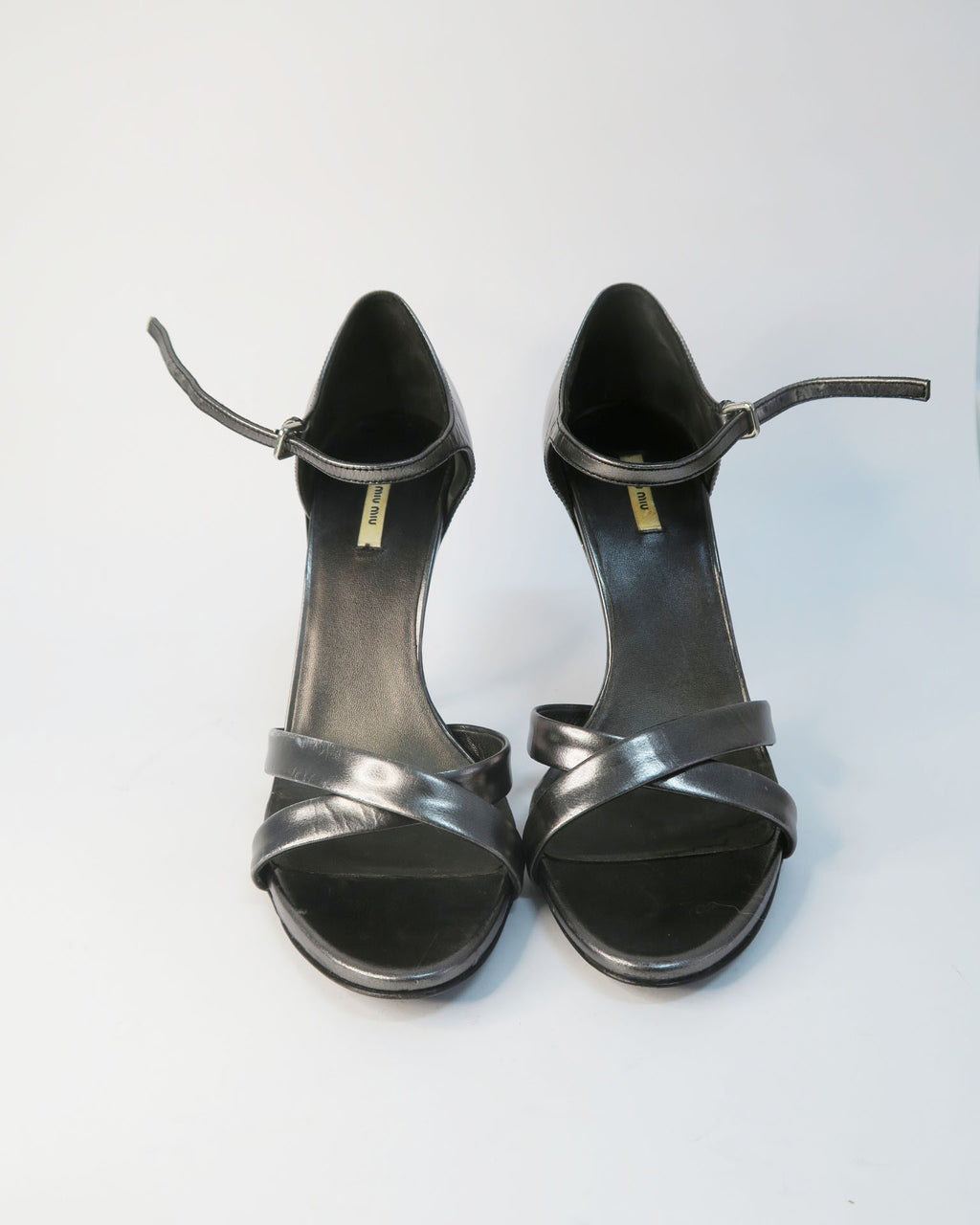 Miu Miu  sandalias plateada con bolsa