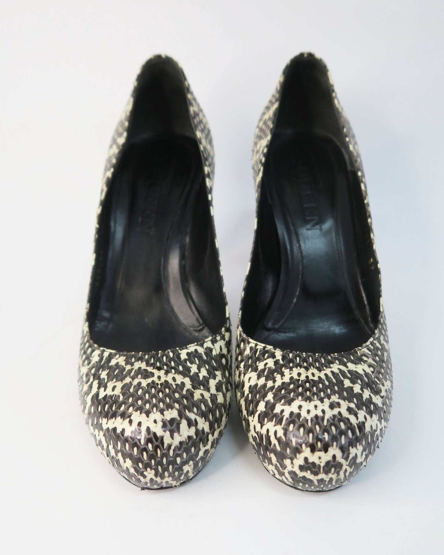 Alexander McQueen salones efecto serpiente