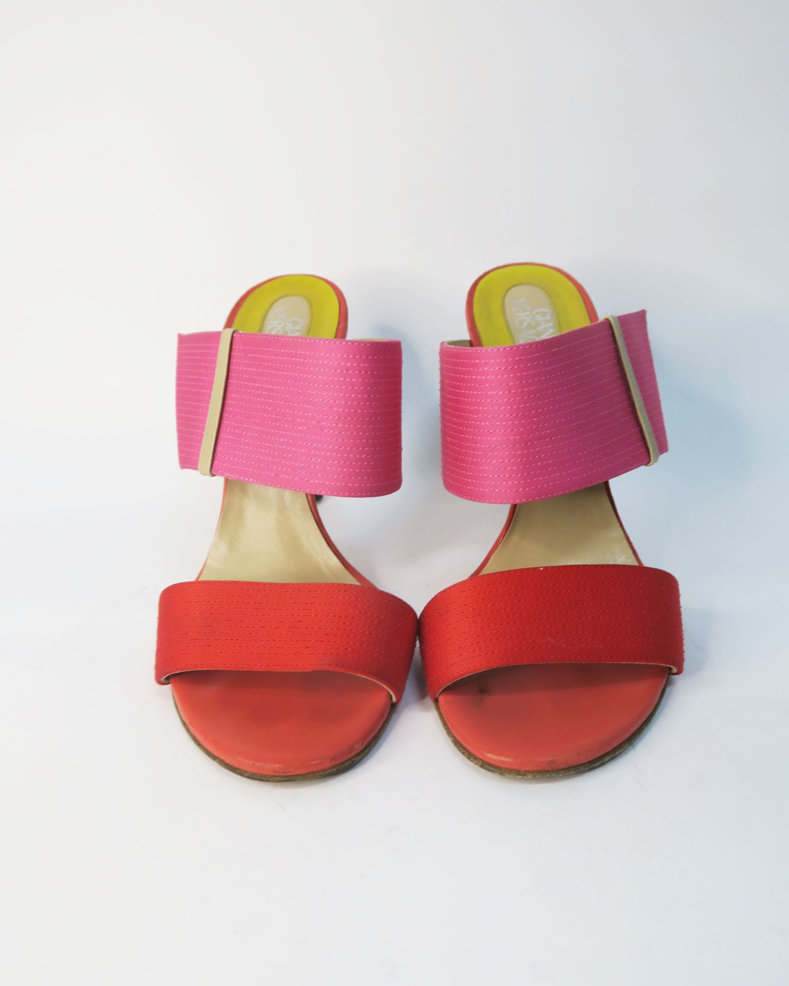 Gianni Versace Sandalias rosa rojo con tacon turquesa