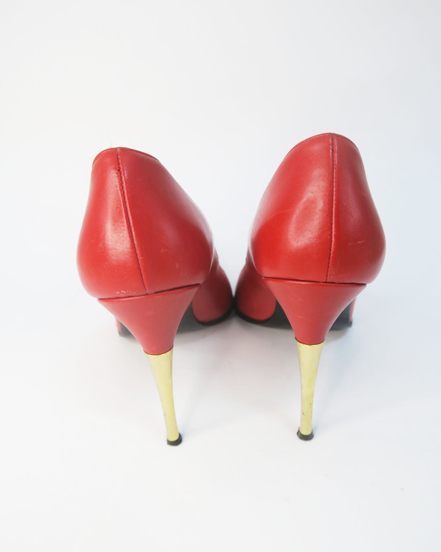 D&G salones rojos