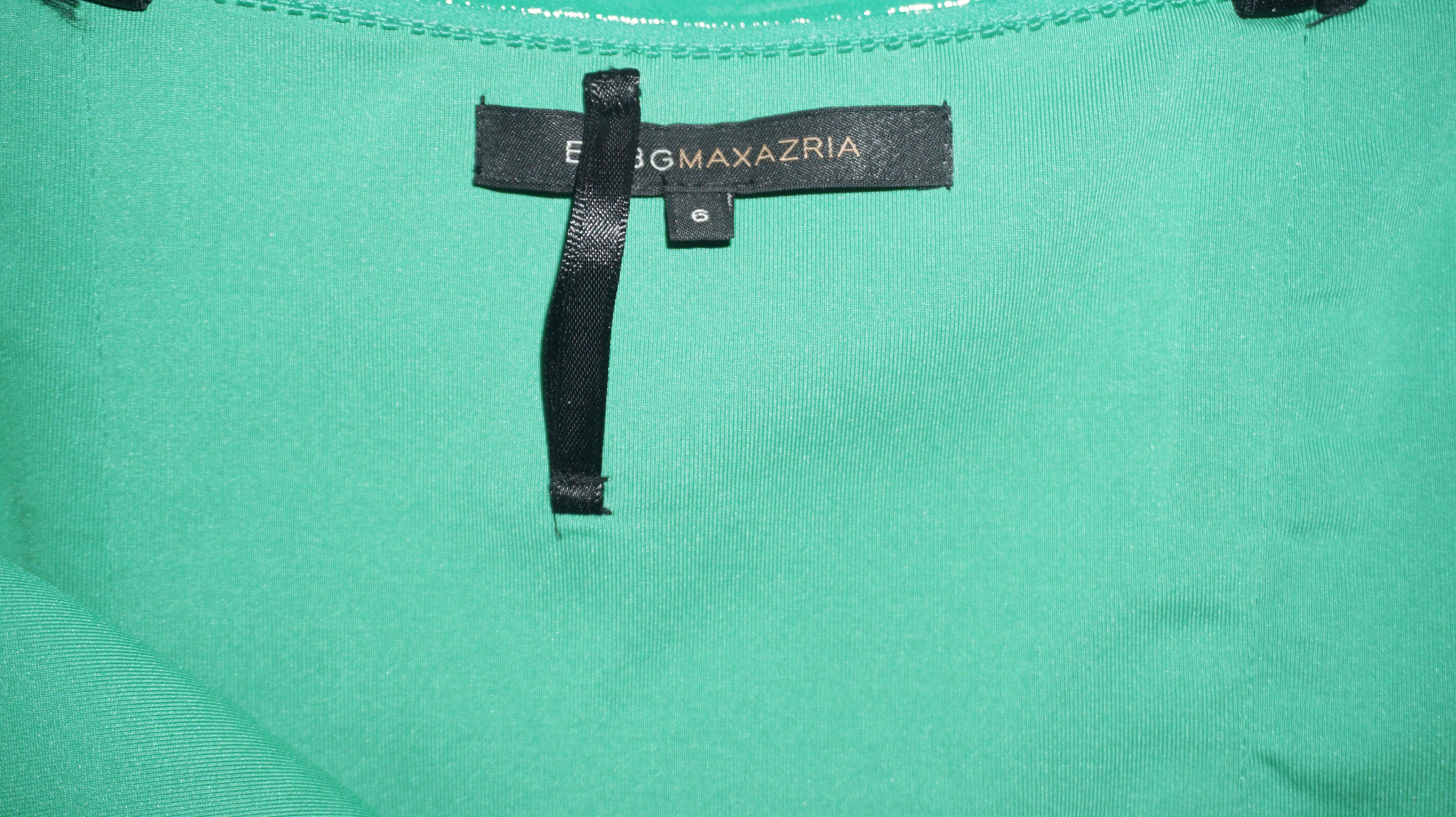 BCBG - Vestido verde palabra de honor flores