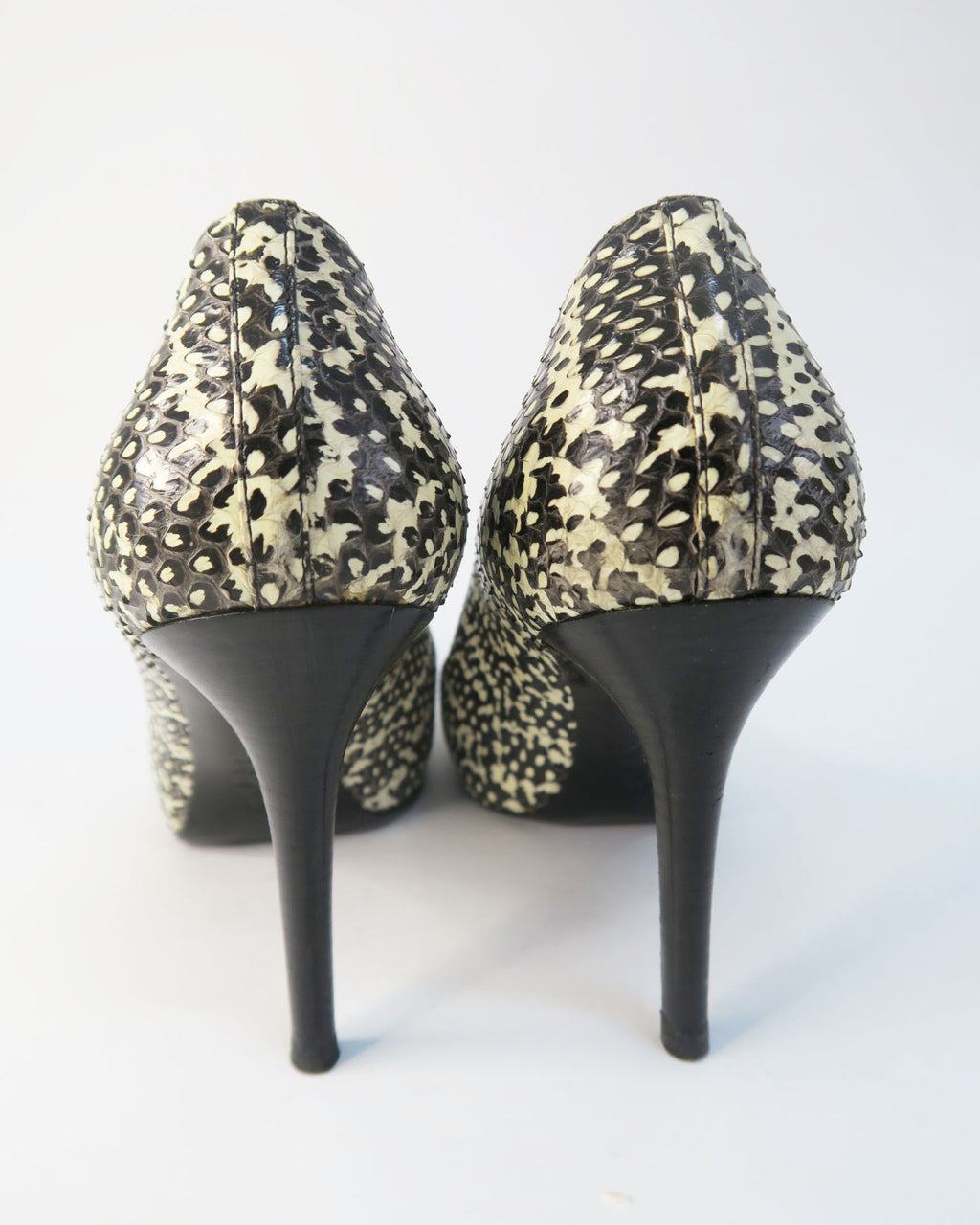 Alexander McQueen salones efecto serpiente