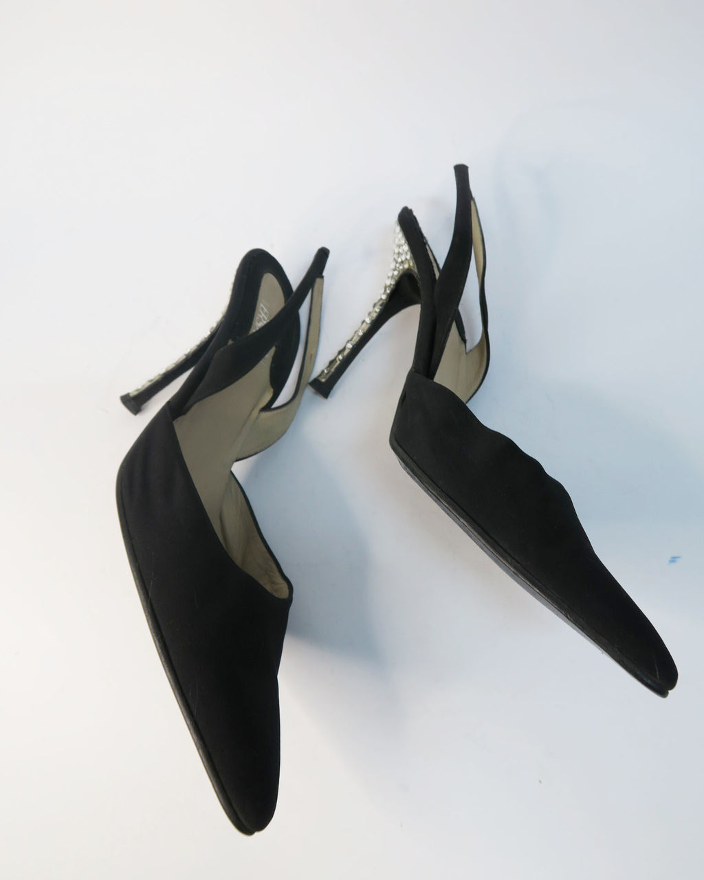 Gianni Versace salones abierto negro con piedras en tacon
