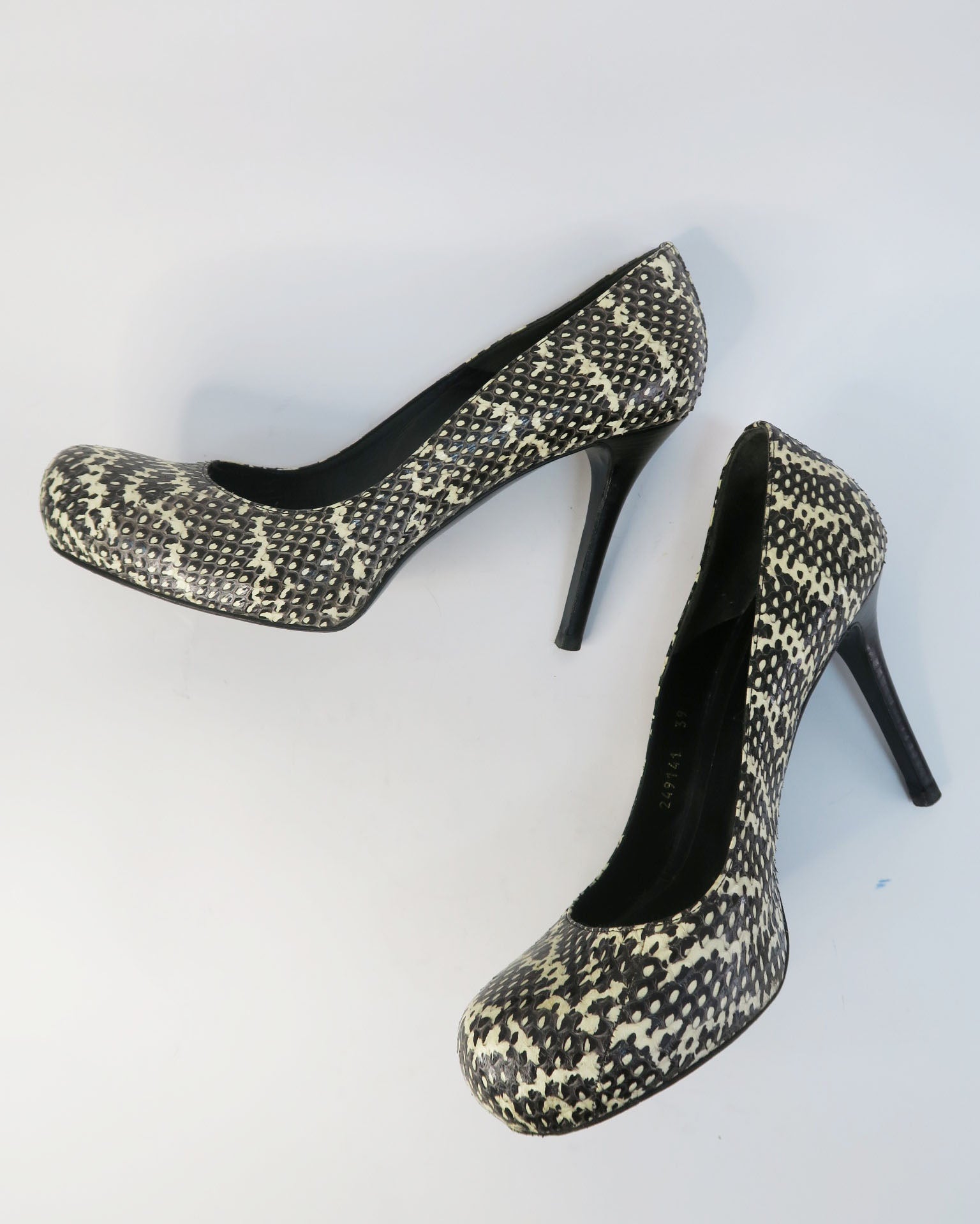 Alexander McQueen salones efecto serpiente