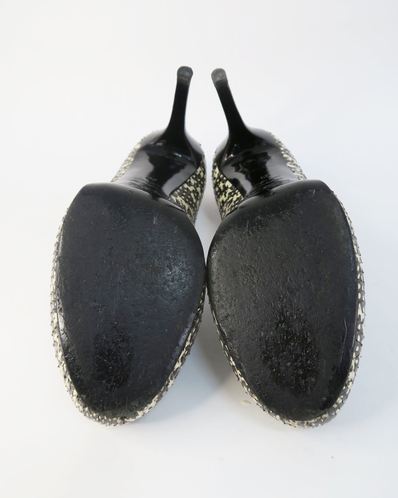 Alexander McQueen salones efecto serpiente