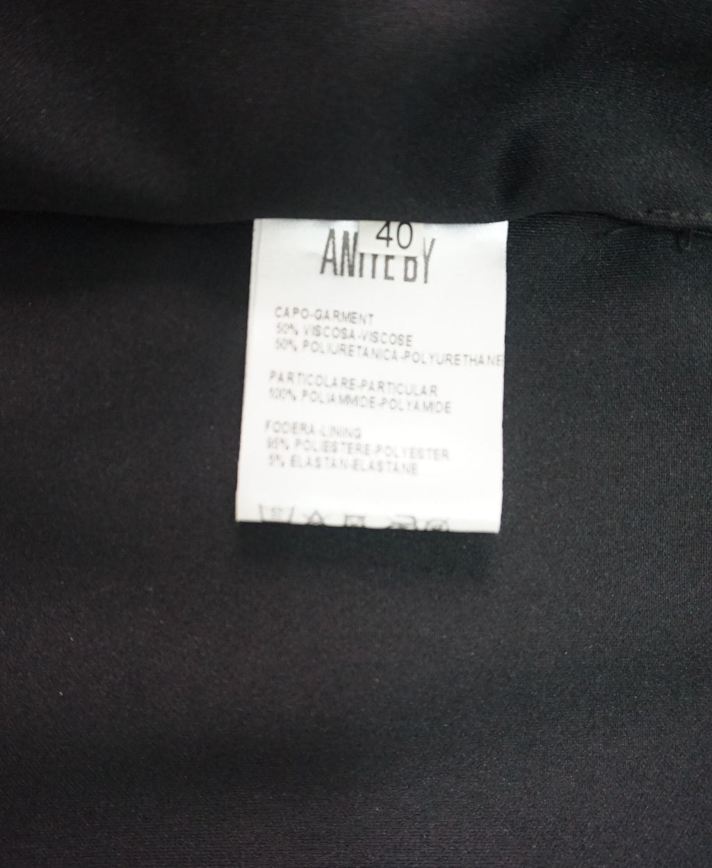 AniyeBy - Vestido negro corazón tul y cuero