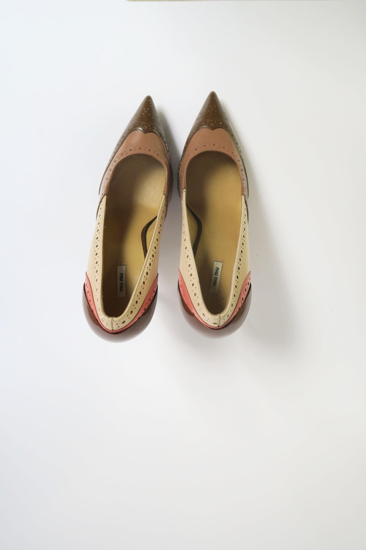 Miu Miu Salones
