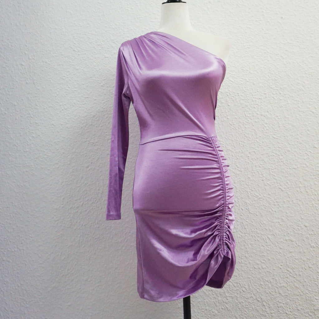 Maje - Vestido malva una manga larga y otra sin manga