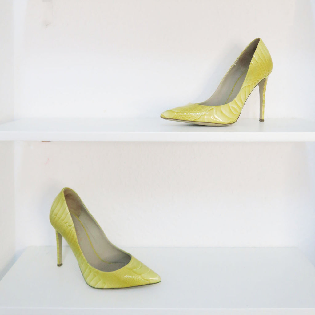 Le silla salones amarillo