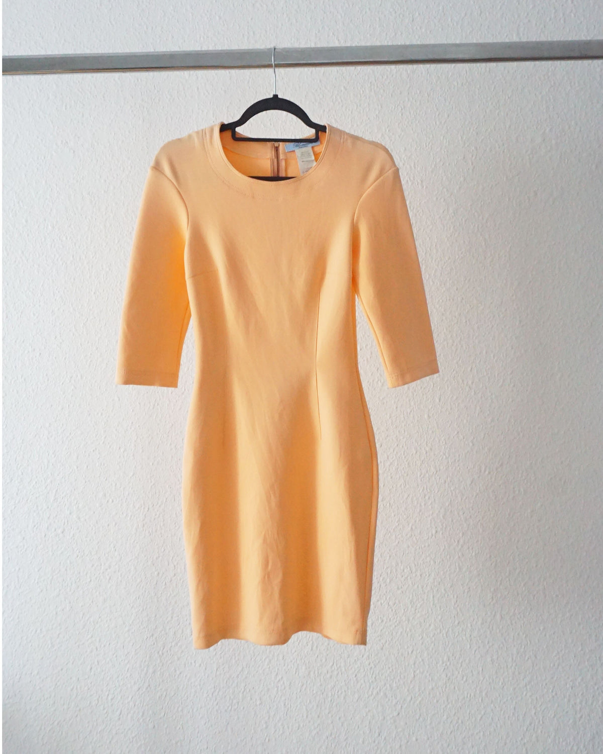 Blumarine - vestido salmon con manga francesa