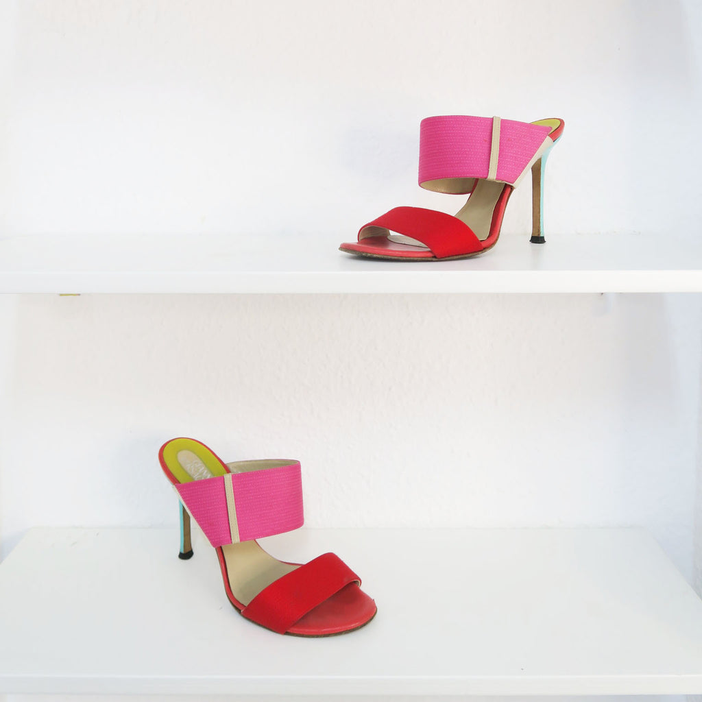 Gianni Versace Sandalias rosa rojo con tacon turquesa