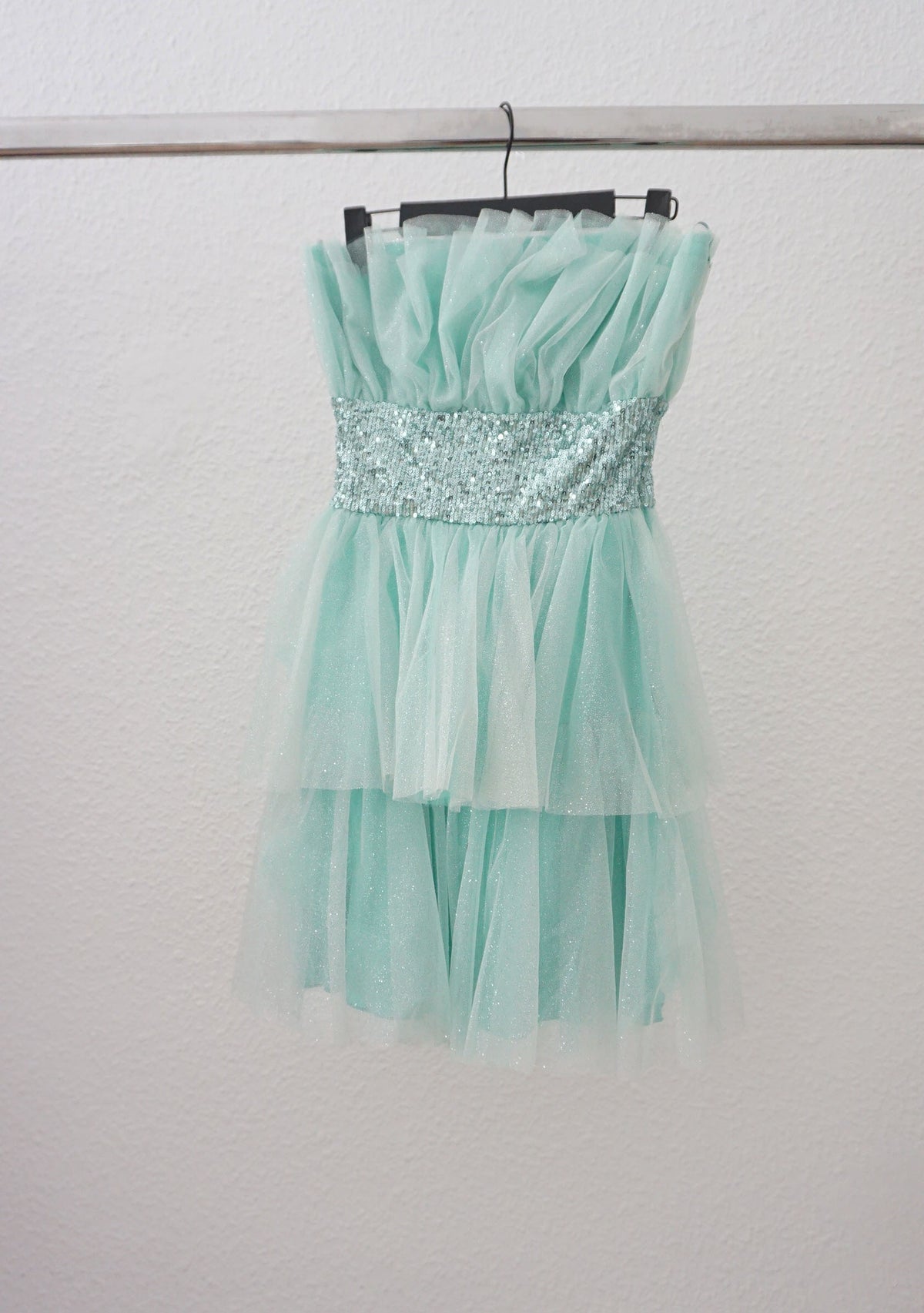 AniyeBy - Vestido verde con palabra de honor y cintura de lentejuela