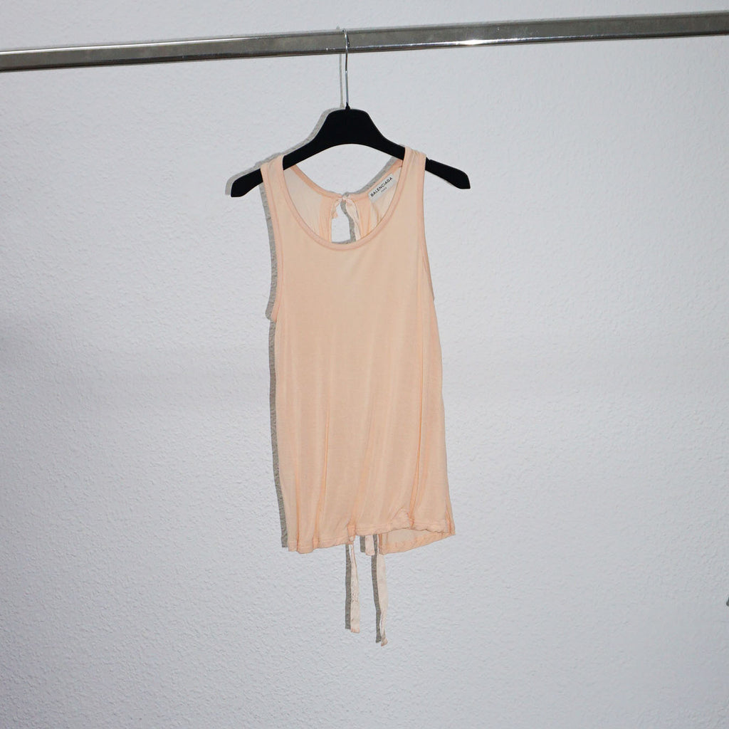 Balenciaga - camiseta salmon de tirantes y lazada de raso